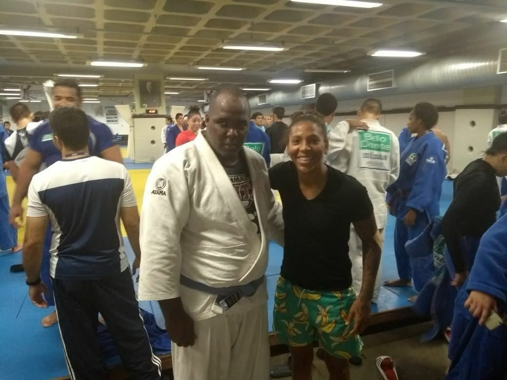 Corpo de Alan Inácio é enterrado no Cemitério Municipal em Santos Dumont